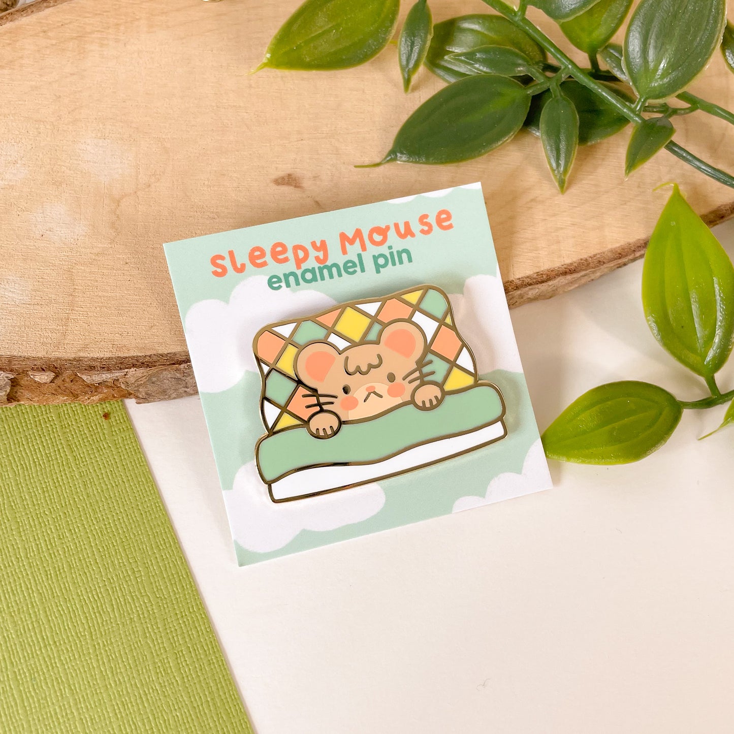 *B-GRADE* Sleeping Mouse - Enamel Pin