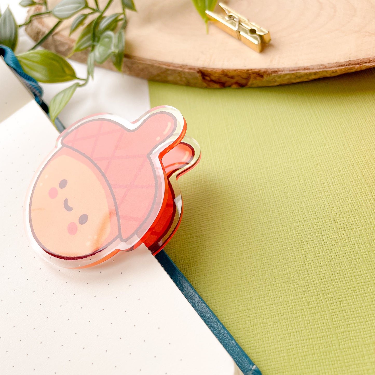 Lil Acorn - Acrylic Clip