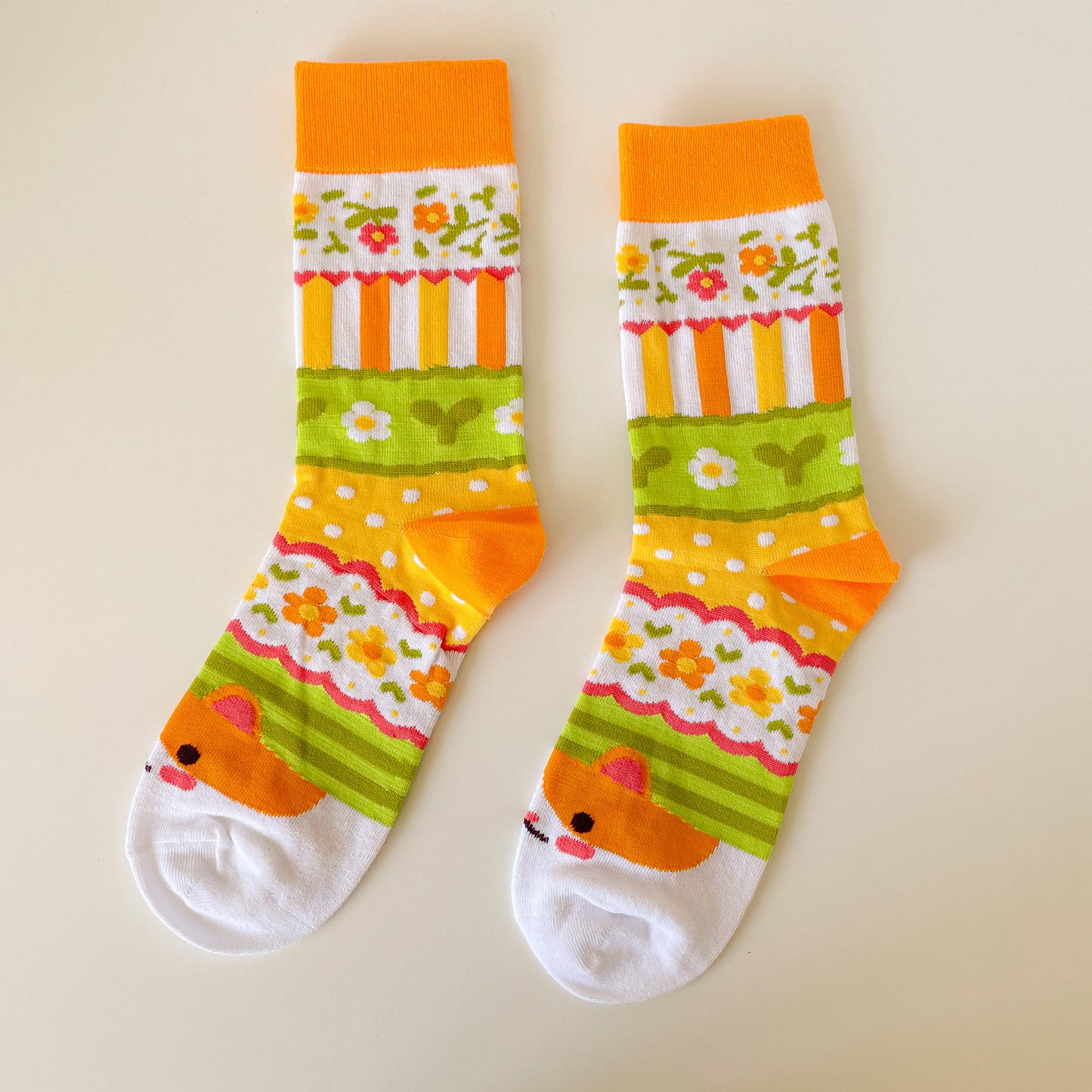 Brûlée the Cat Daisy Pattern - Cotton Socks
