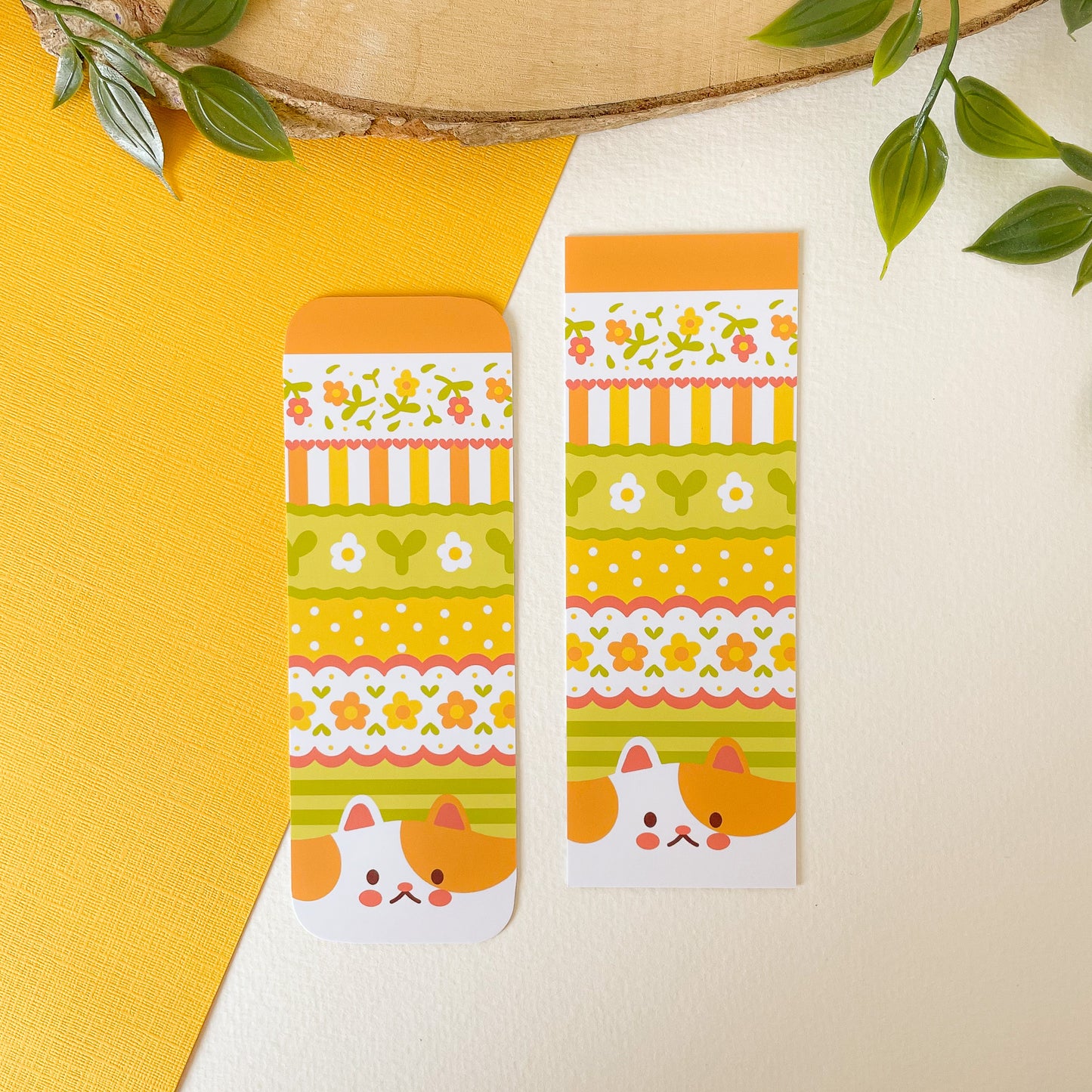 Brûlée the Cat Daisy Pattern Bookmark