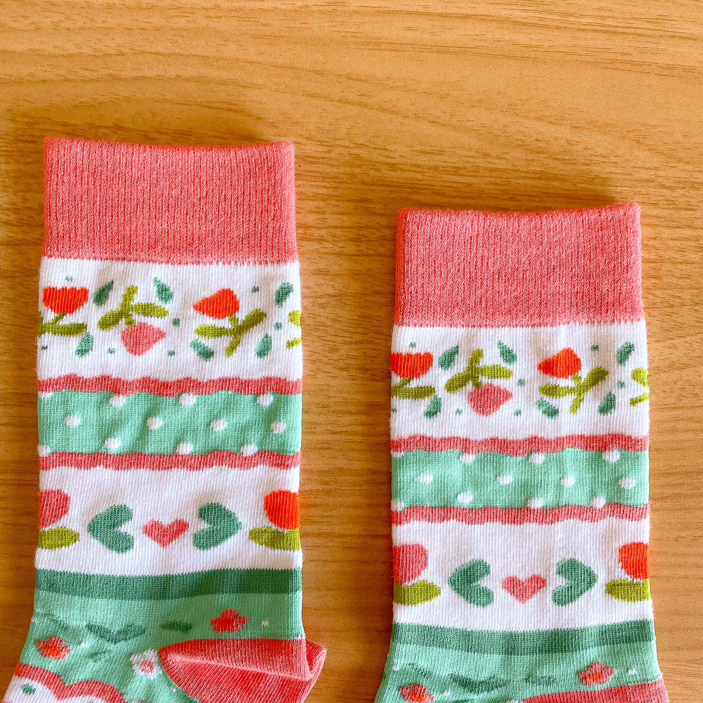 Crème the Cat Tulip Pattern - Cotton Socks