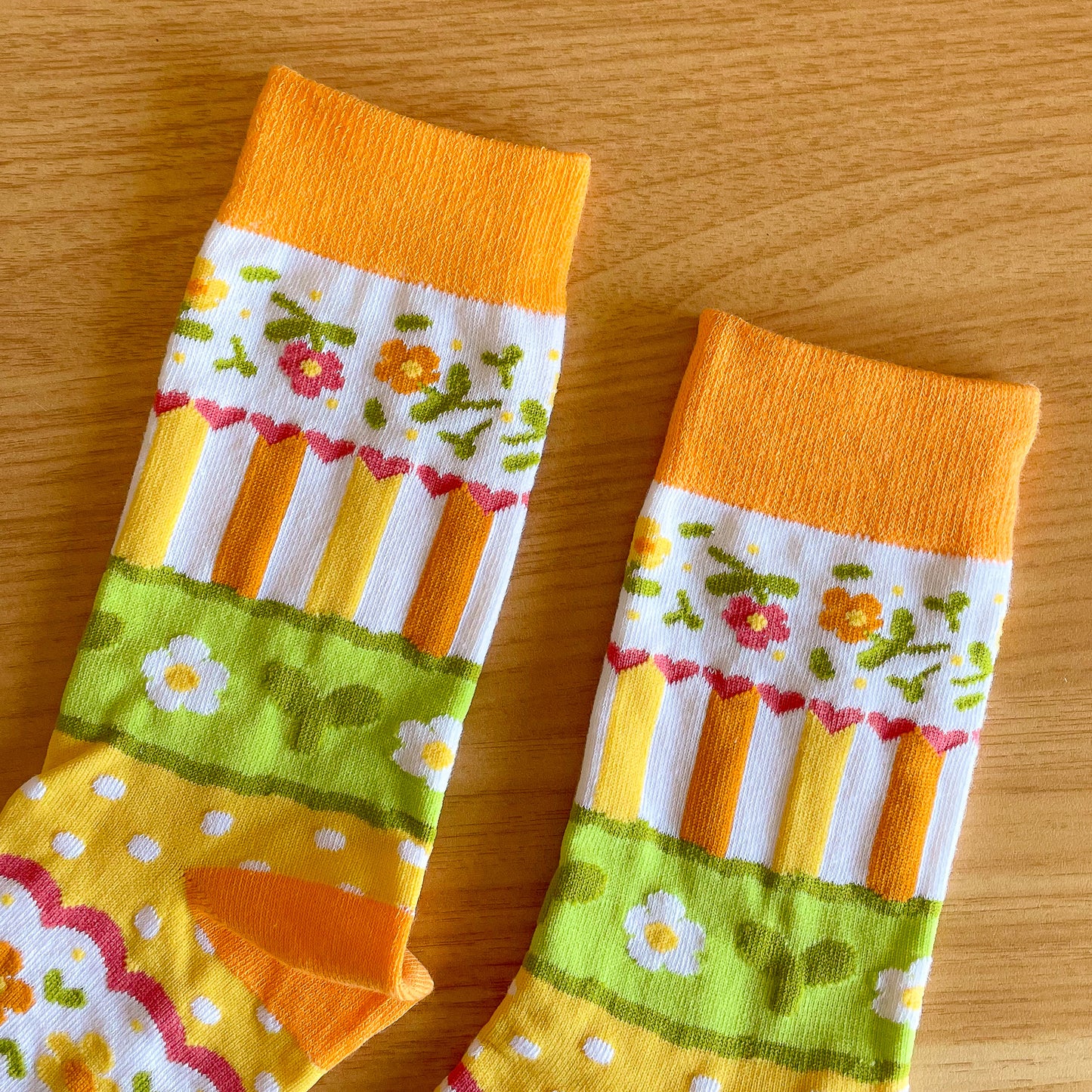 Brûlée the Cat Daisy Pattern - Cotton Socks