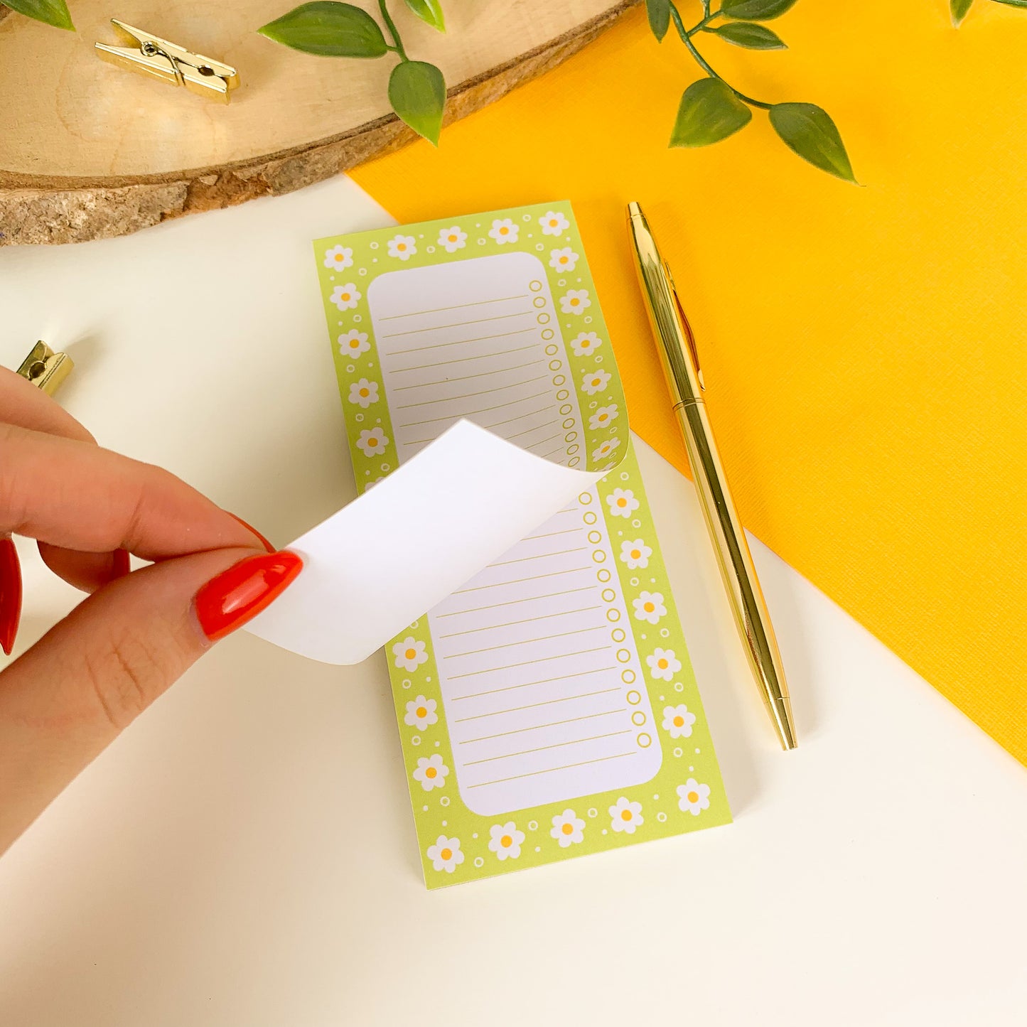 Daisy List Notepad