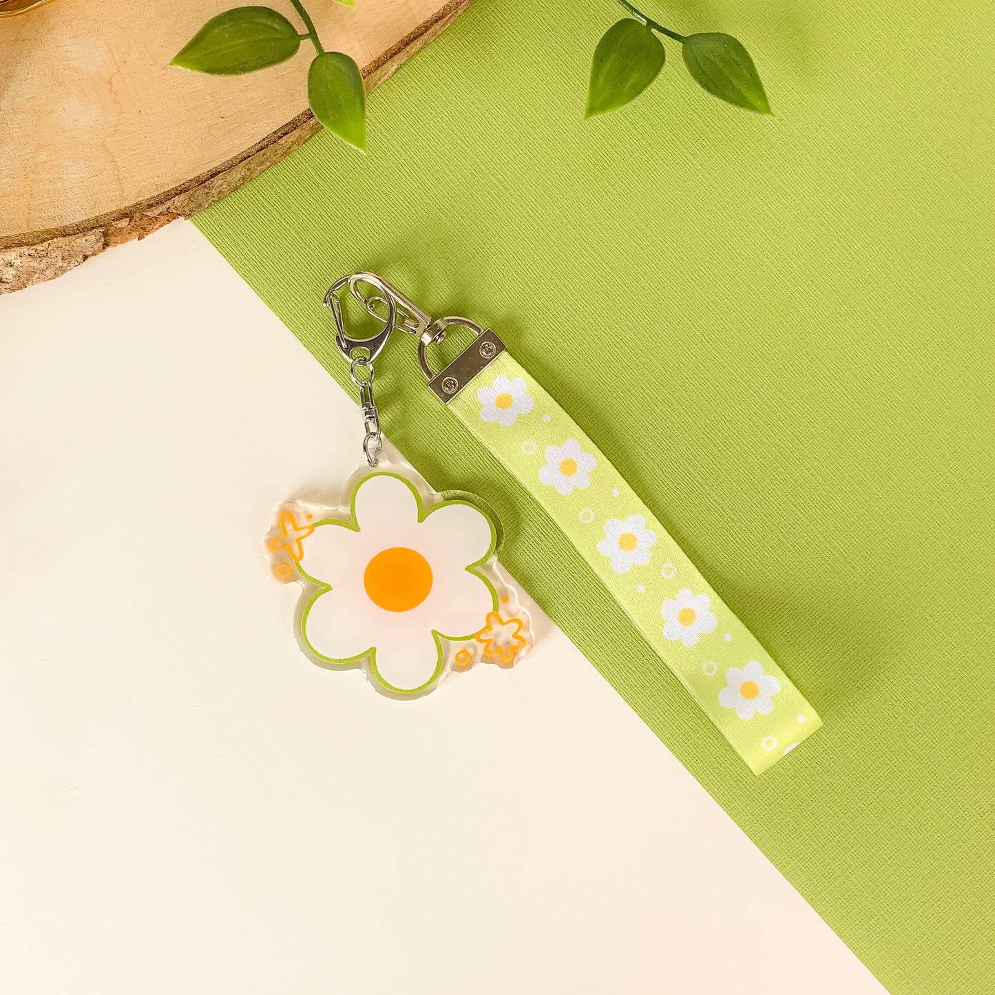Daisy Pattern - Lanyard Keychain