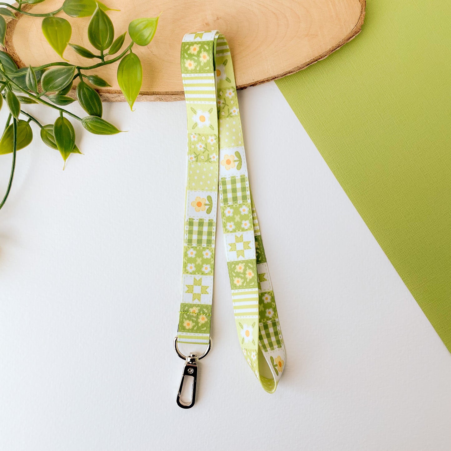 Green Daisy Blanket - Lanyard