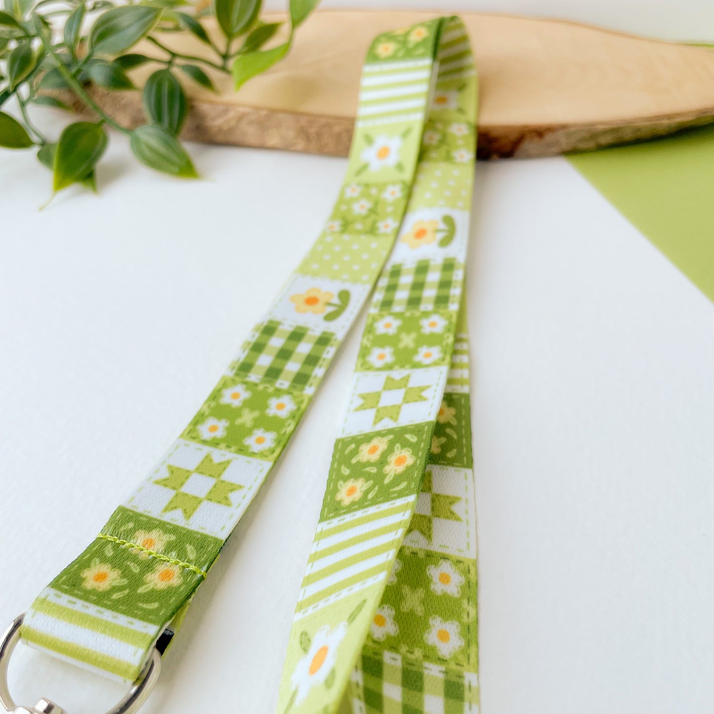 Green Daisy Blanket - Lanyard