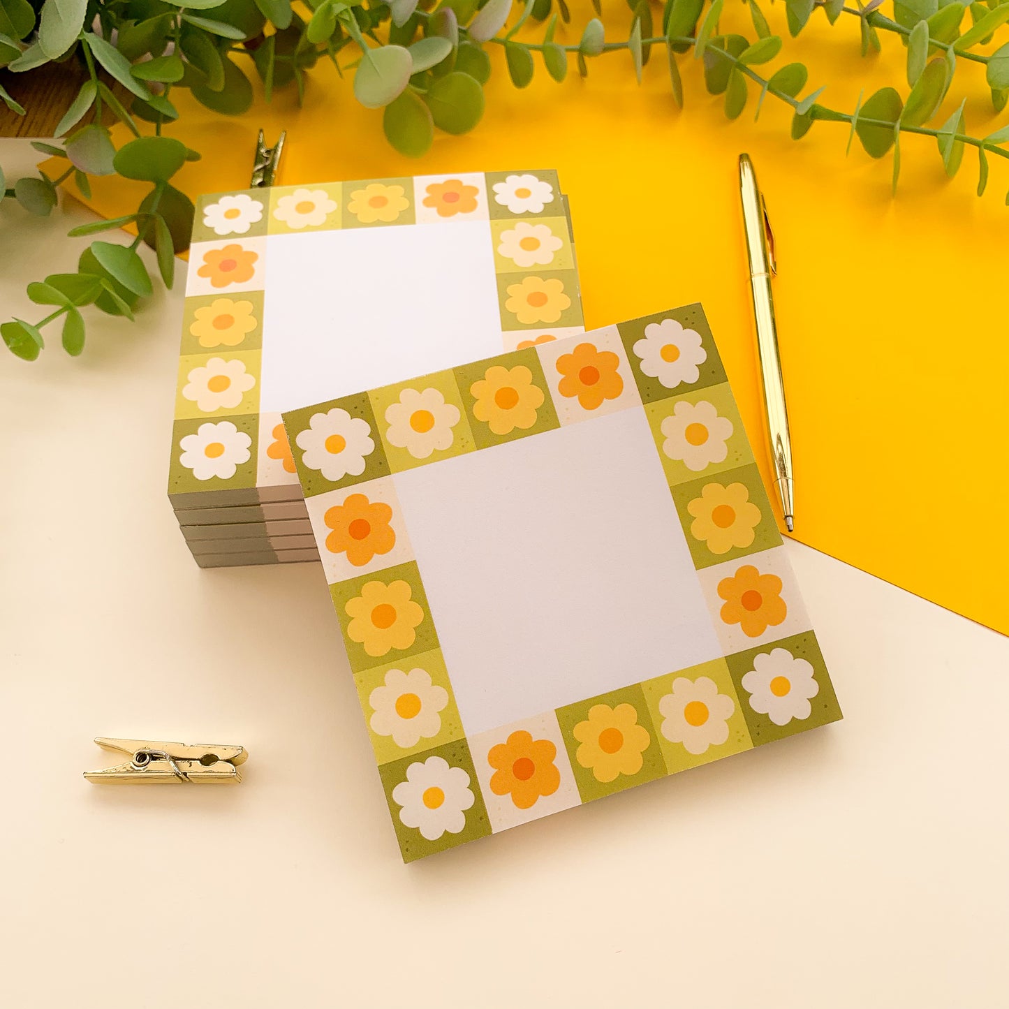 Green Daisy - Memo Pad