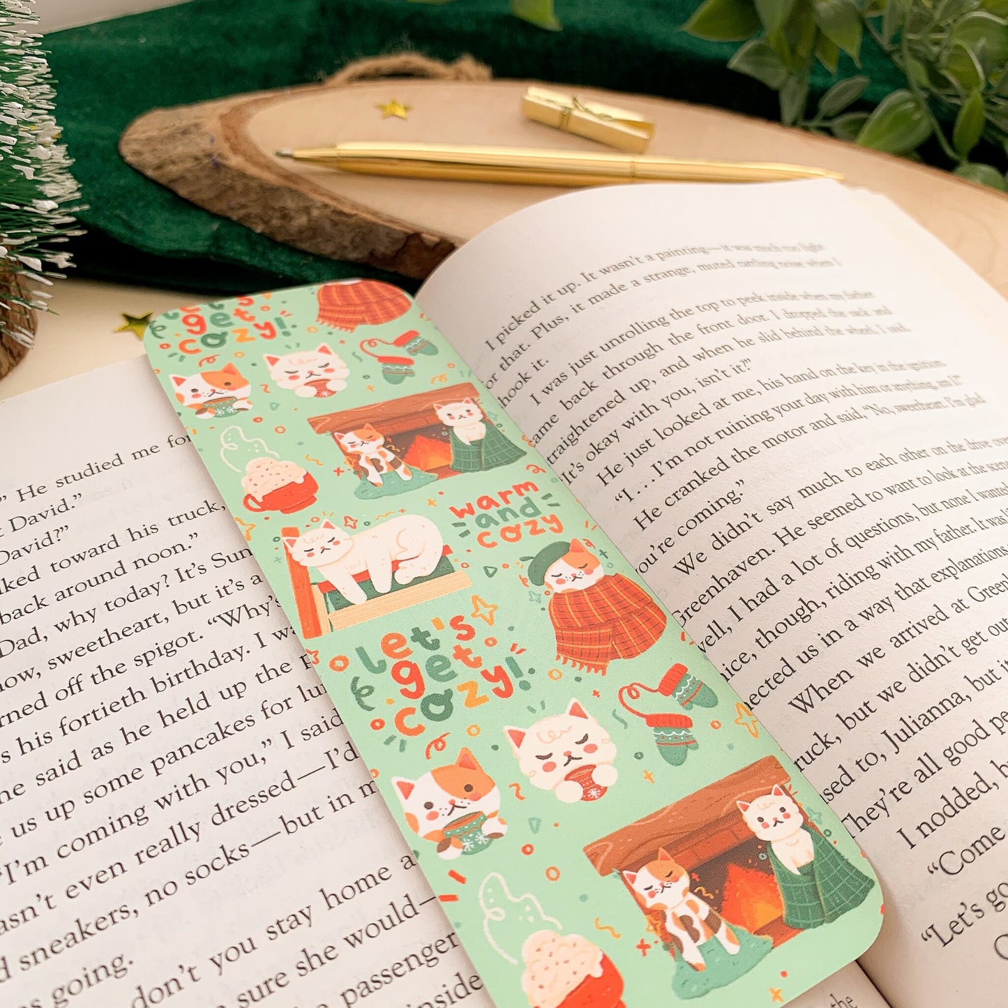 Cozy Crème & Brûlée Bookmark