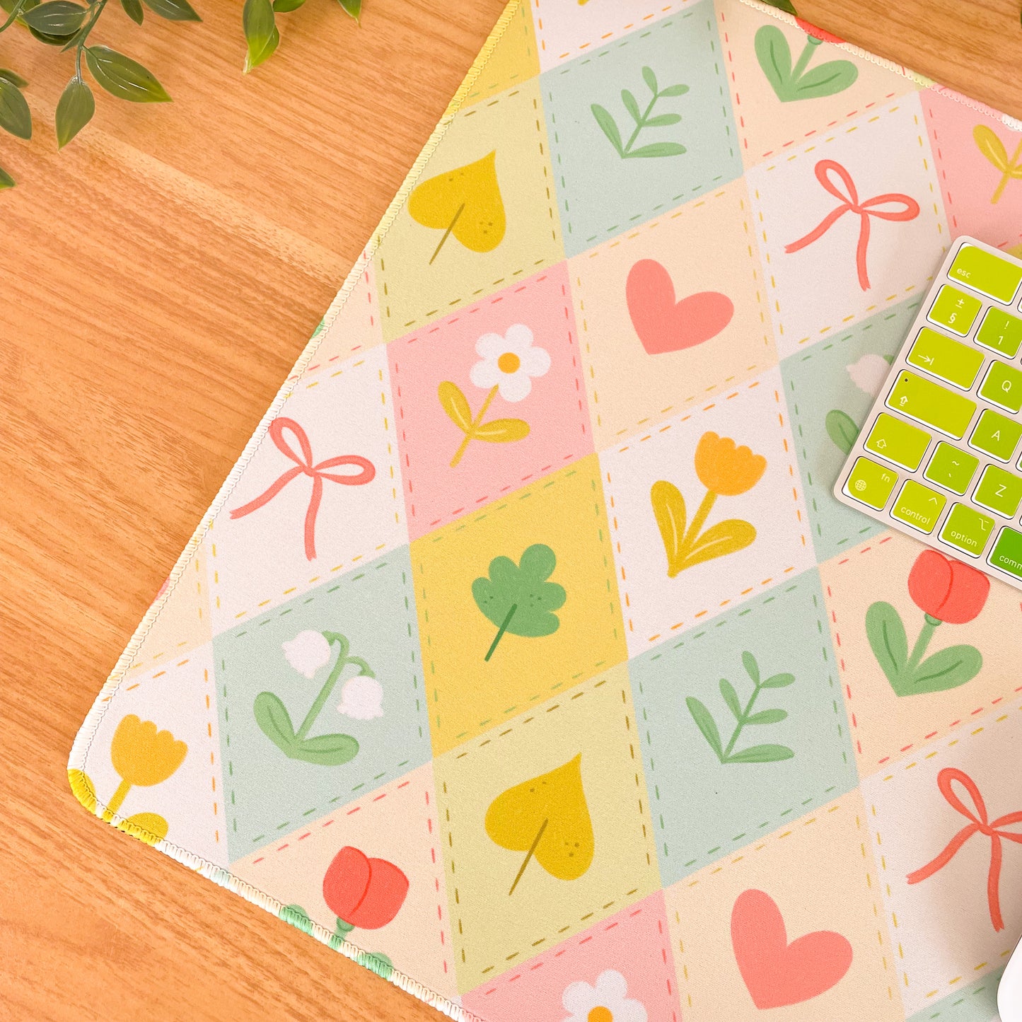 Spring Floral Quilt - Large Gaming Mouse Mat