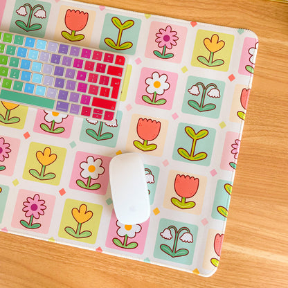 Flowers Pattern - Large Gaming Mouse Mat