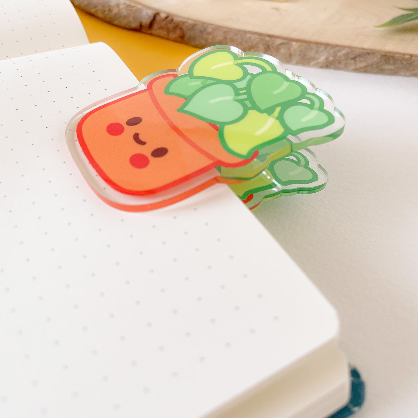 Happy Plant - Acrylic Clip