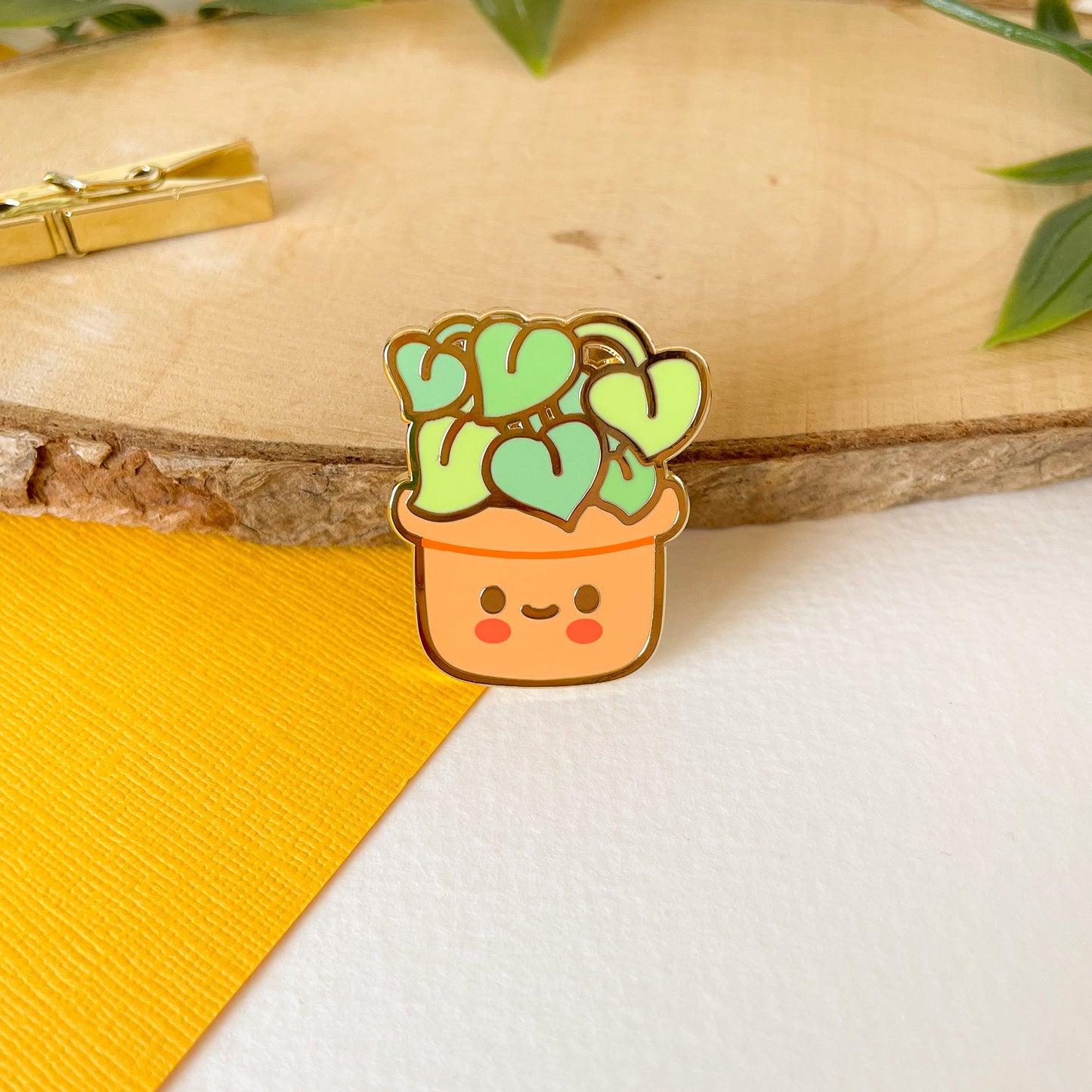 Happy Plant - Enamel Pin