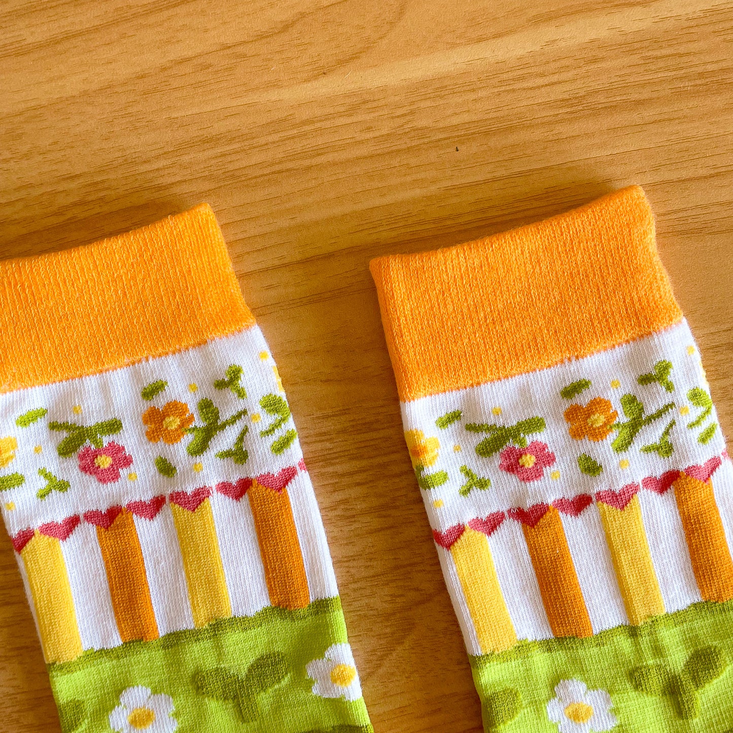 Brûlée the Cat Daisy Pattern - Cotton Socks