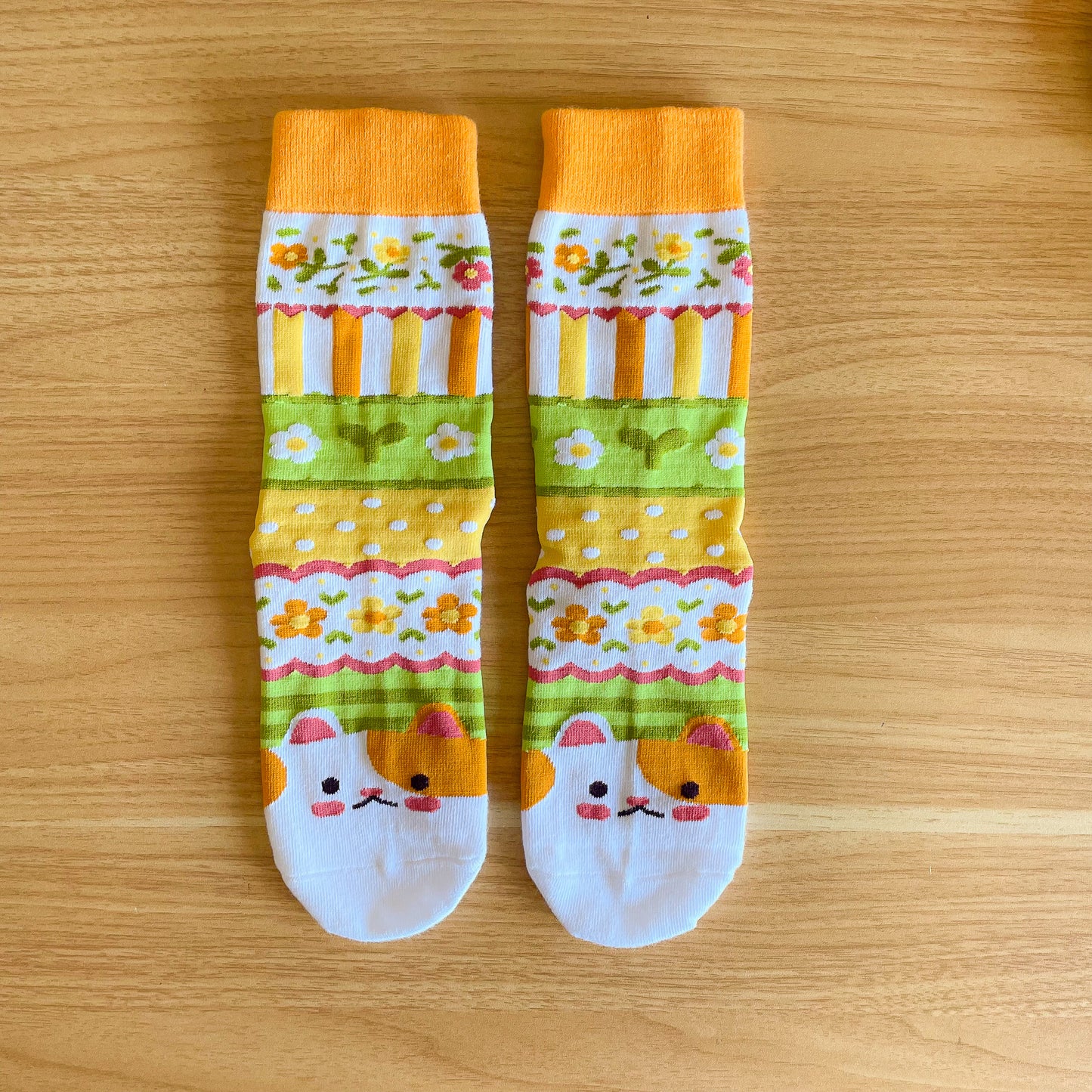 Brûlée the Cat Daisy Pattern - Cotton Socks