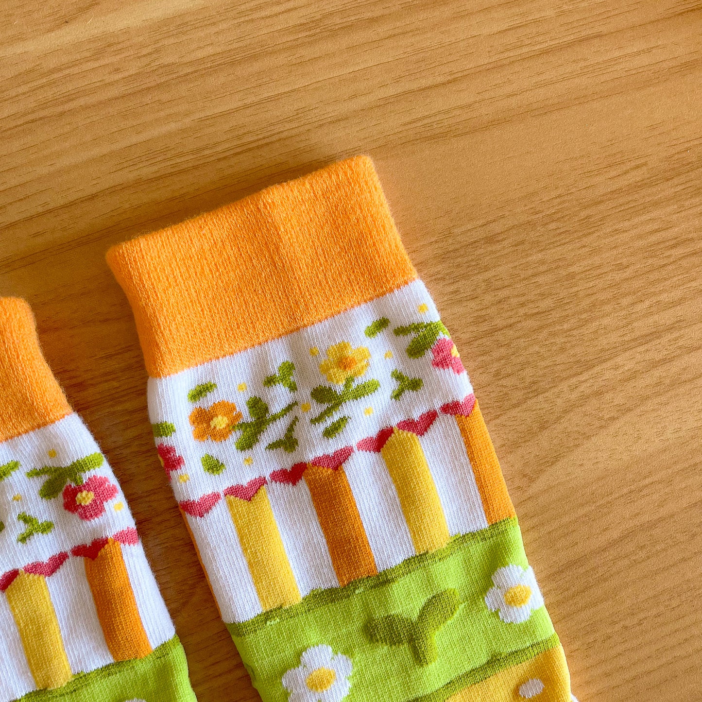 Brûlée the Cat Daisy Pattern - Cotton Socks