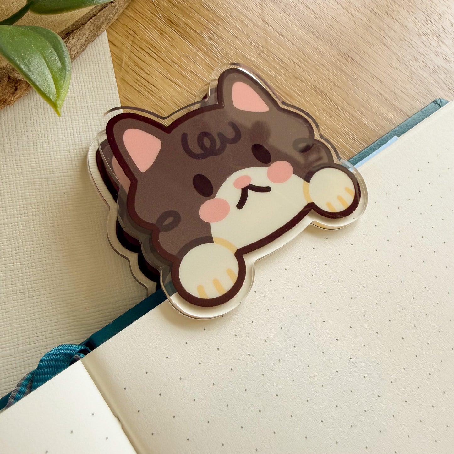 Peeking Cat - Acrylic Clip