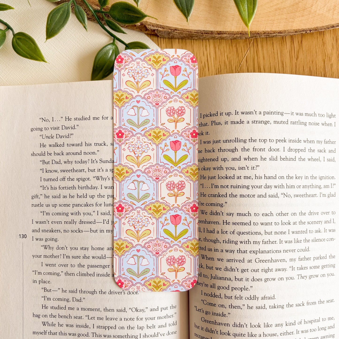 Scalloped Floral Pattern Bookmark