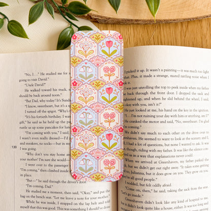 Scalloped Floral Pattern Bookmark