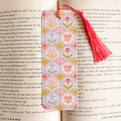 Scalloped Floral Pattern Bookmark