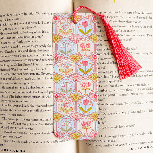 Scalloped Floral Pattern Bookmark