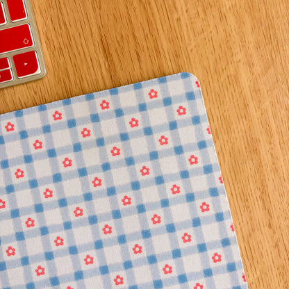 Blue Gingham Daisy - Rectangle Mouse Mat