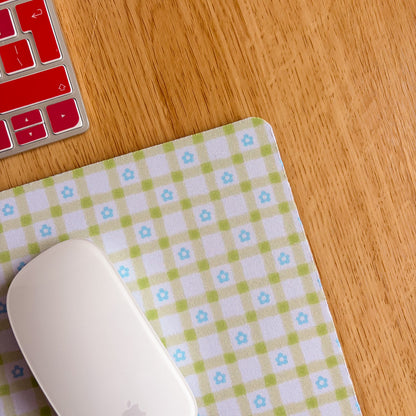 Green Gingham Daisy - Rectangle Mouse Mat