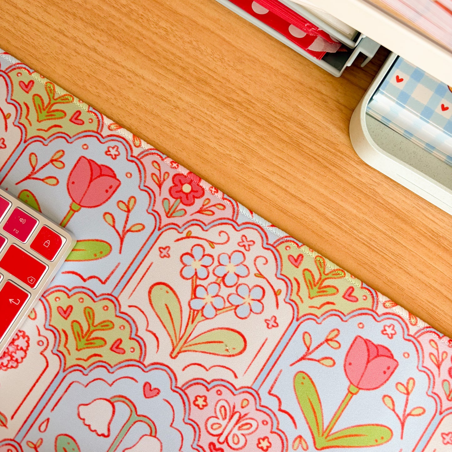 Scalloped Floral Pattern - Large Gaming Mouse Mat