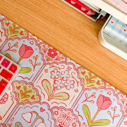 Scalloped Floral Pattern - Large Gaming Mouse Mat
