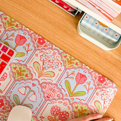 Scalloped Floral Pattern - Large Gaming Mouse Mat