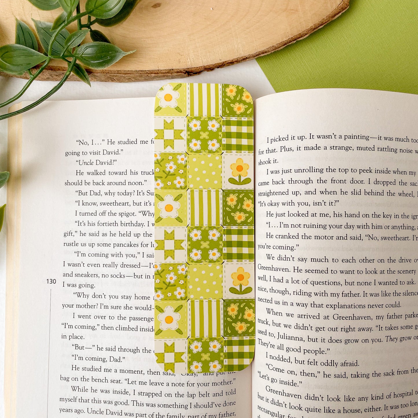 Green Daisy Blanket Bookmark