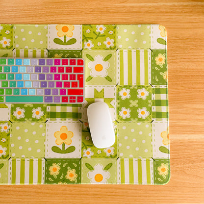 Green Daisy Blanket - Large Gaming Mouse Mat