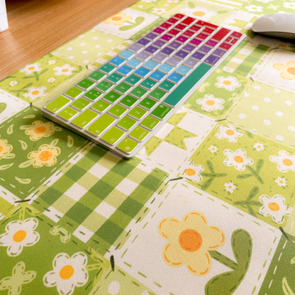 Green Daisy Blanket - Large Gaming Mouse Mat