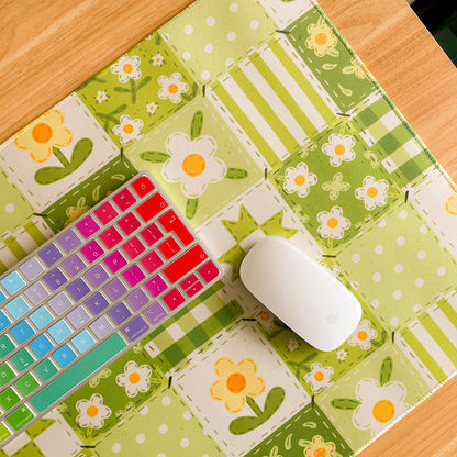 Green Daisy Blanket - Large Gaming Mouse Mat