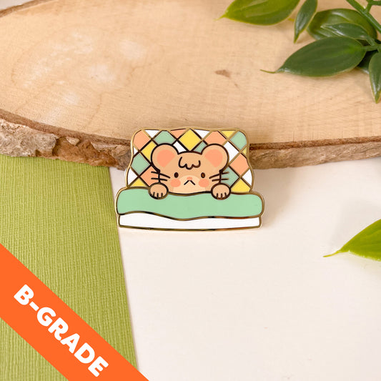 *B-GRADE* Sleeping Mouse - Enamel Pin