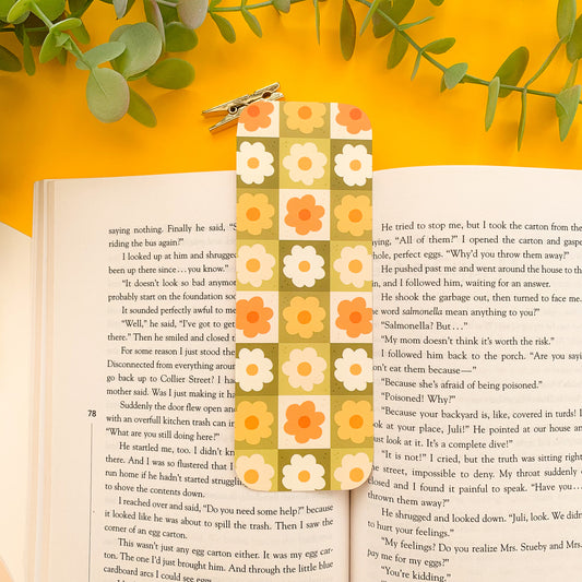 Green Daisy Bookmark