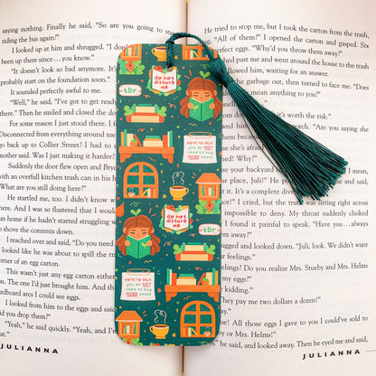 Bookworm Essentials Bookmark
